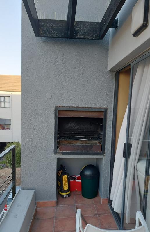 To Let 2 Bedroom Property for Rent in Royal Ascot Western Cape